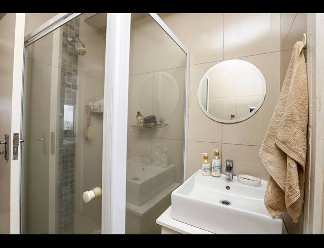 3 BEDROOM APARTMENT FOR SALE IN ESSENWOOD